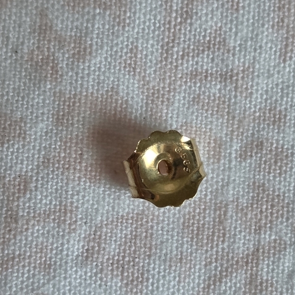 14K Gold Pearl Stud Earrings – White 7mm - Picture 11 of 11